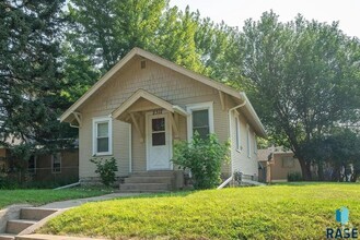 Building Photo - 2312 S Euclid Ave