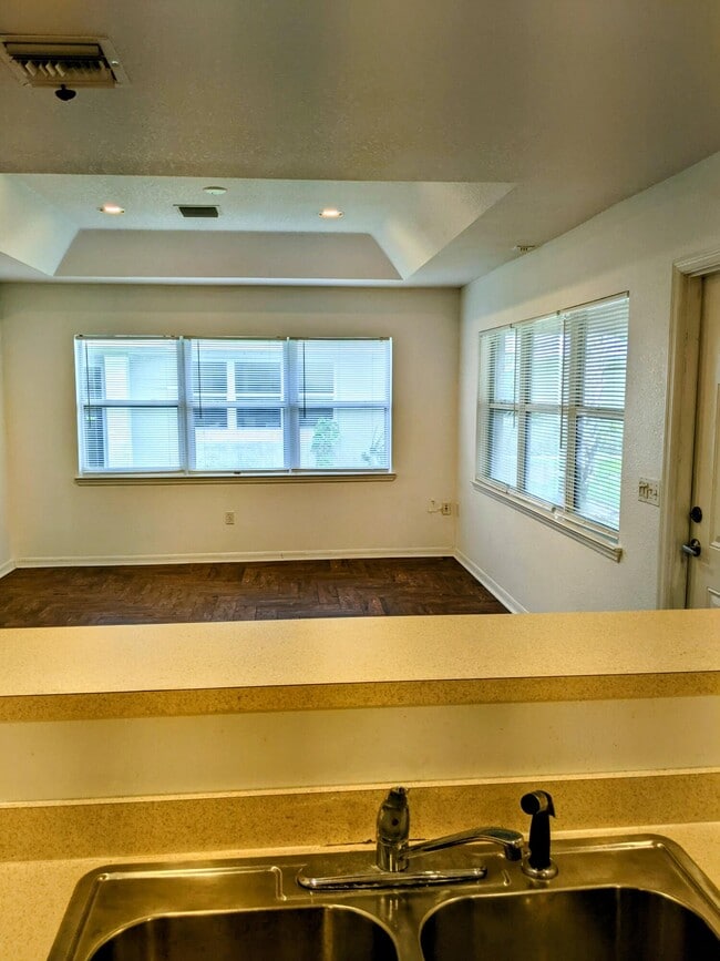 Building Photo - 1804 Blue Heron Ln