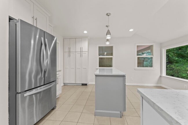 Building Photo - Discover this beautifully updated Colonial...