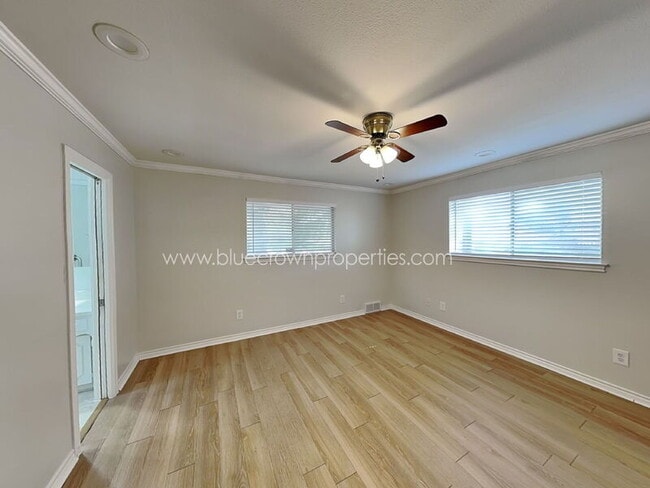 Building Photo - 5928 Fox Hill Ln