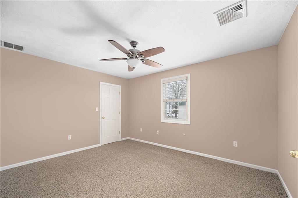 Building Photo - 190 Gladstone St