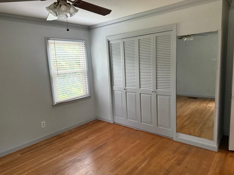 Building Photo - 212 White Oak St