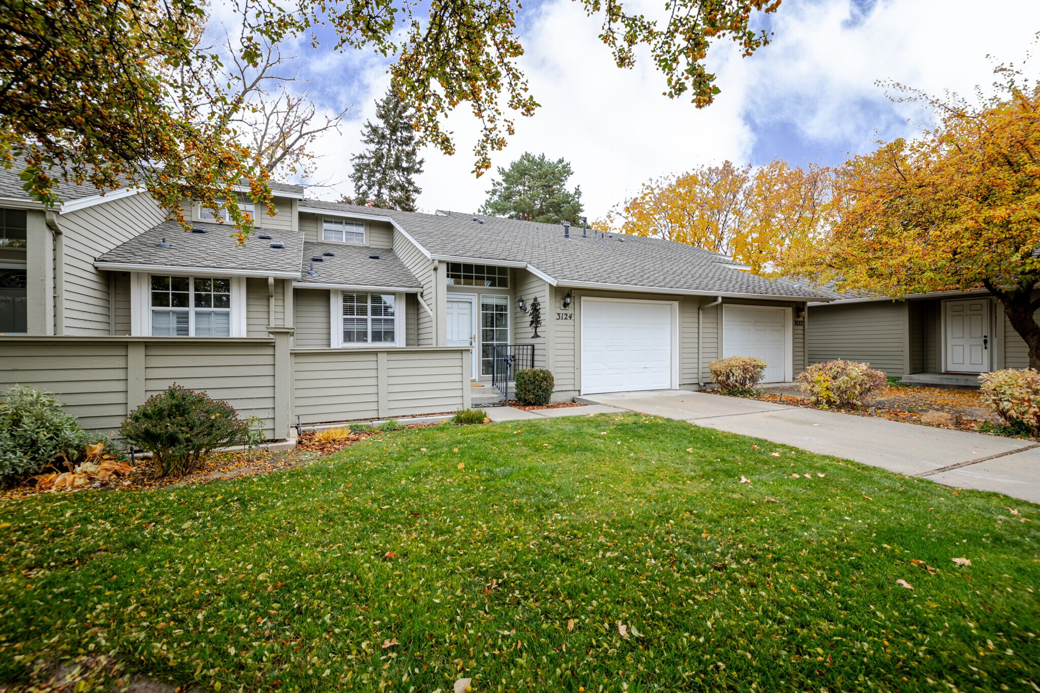 Building Photo - 3124 S Falling Brook Ln