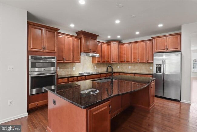 Building Photo - 42824 Edgegrove Heights Terrace