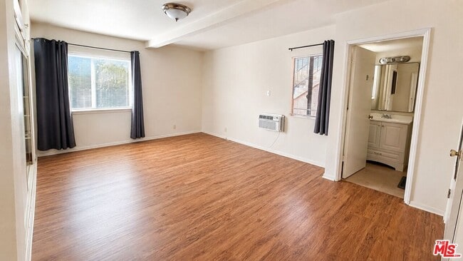 Building Photo - 3866 Bentley Ave