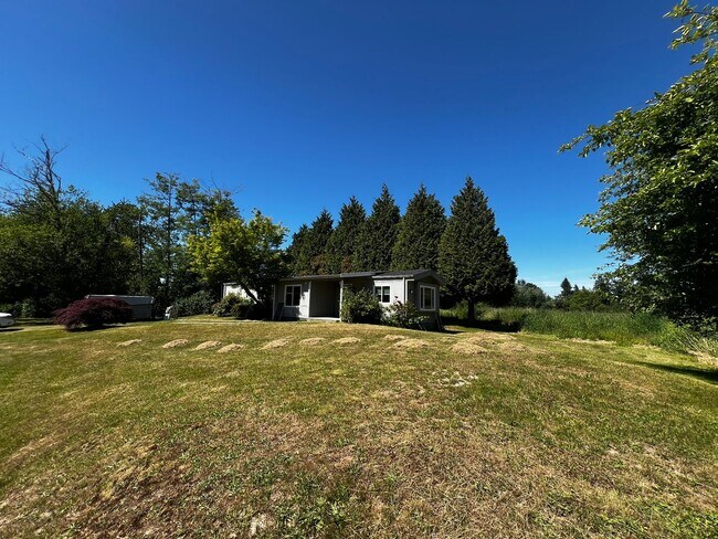 Building Photo - Remodeled 3BD 2BA in Ferndale!