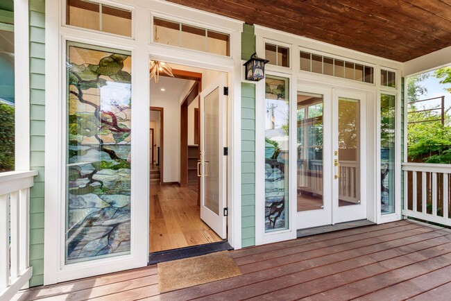 Building Photo - Updated 4 Bedroom North Capitol Hill Craftsman