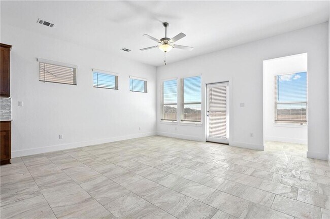 Building Photo - 121 Buckle Cove