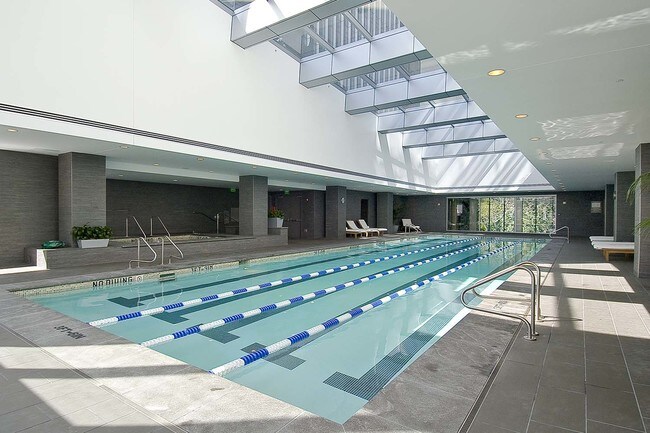 Building Photo - Fully Furnished Art Deco-Style Condo