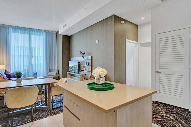 Building Photo - 4111 S Ocean Dr