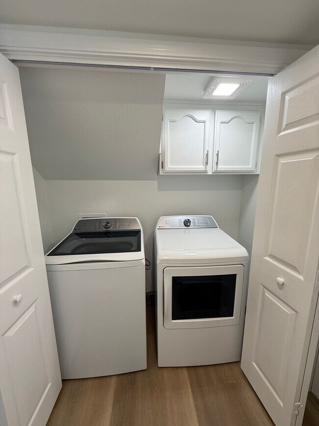 Building Photo - 3 BEDROOM COURT LOCATION