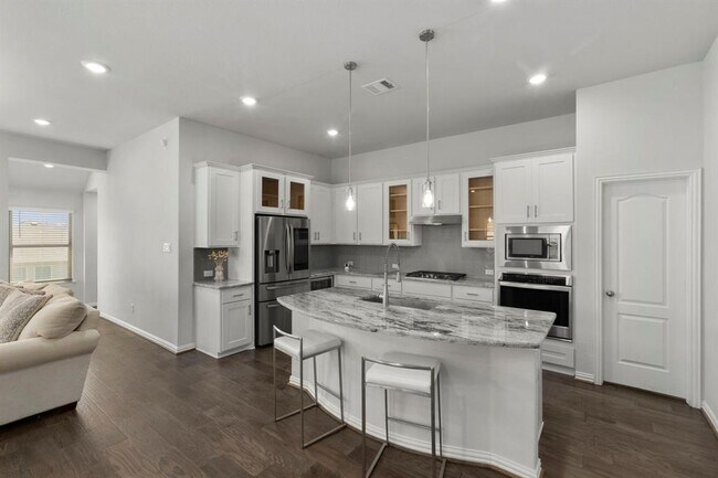Building Photo - 220 Algaroba Loop