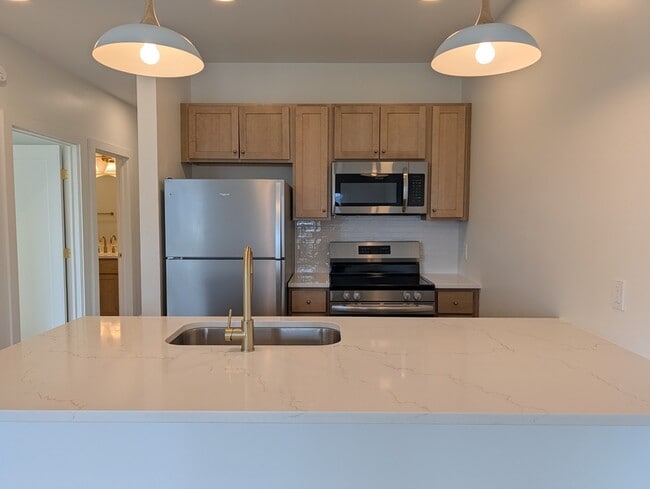 Building Photo - 5900 Fort Ave