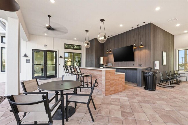 Building Photo - 6962 Jared Oaks Dr