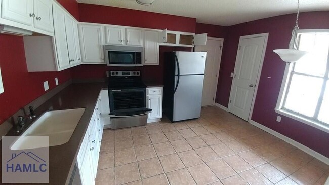 Building Photo - 806 Malibu Dr