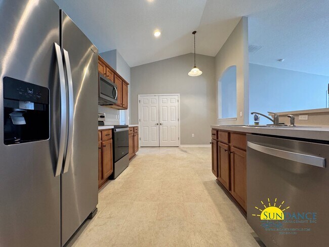 Building Photo - Wonderful Holley by the Sea Home!