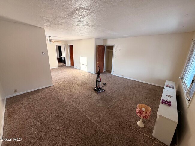 Building Photo - 8 Bayard St