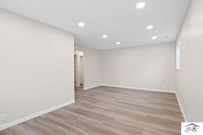 Building Photo - DUDLEY DUPLEX