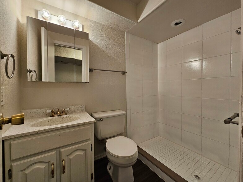 Building Photo - 4253 Baytown Dr
