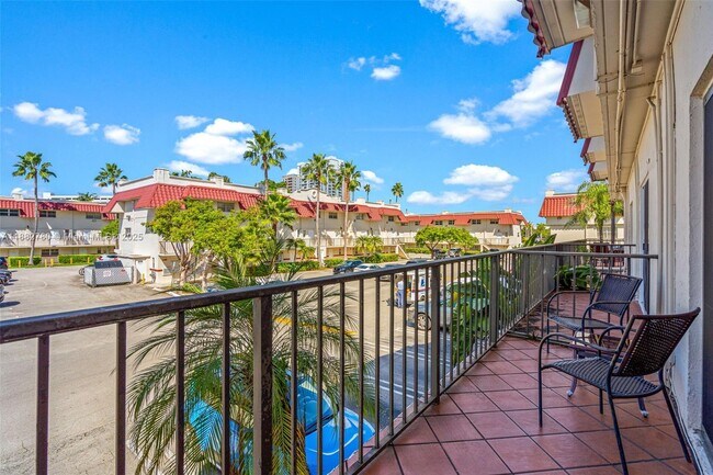 Building Photo - 8650 SW 67th Ave