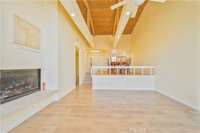 Building Photo - 6336 Marina Pacifica Dr N