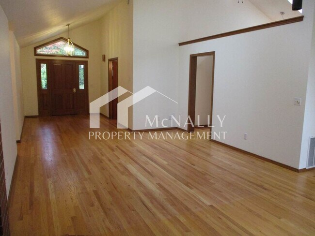 Building Photo - Beautiful 3 Bedroom 2.5 Bath Home in Gig Harbor