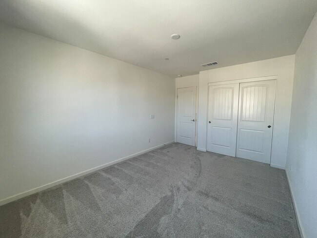 Building Photo - 5-Bedroom Home, Including In-Law Suite, in...