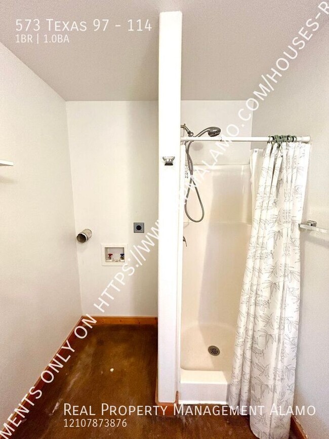 Building Photo - AVAILABLE NOW! 1 Bedroom / 1 Bath Lodge w/...