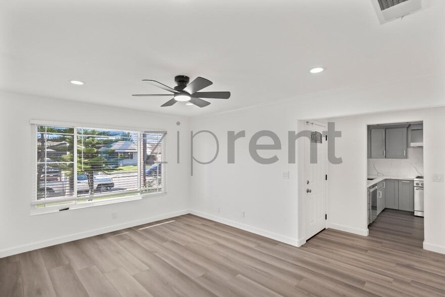 Building Photo - 3068 Nightingale Pl