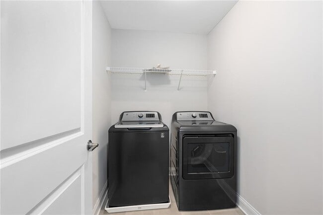 Building Photo - 1397 Live Oak Ln