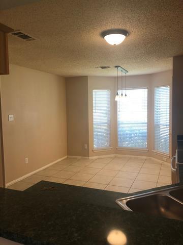 Building Photo - 1042 Palomino Dr