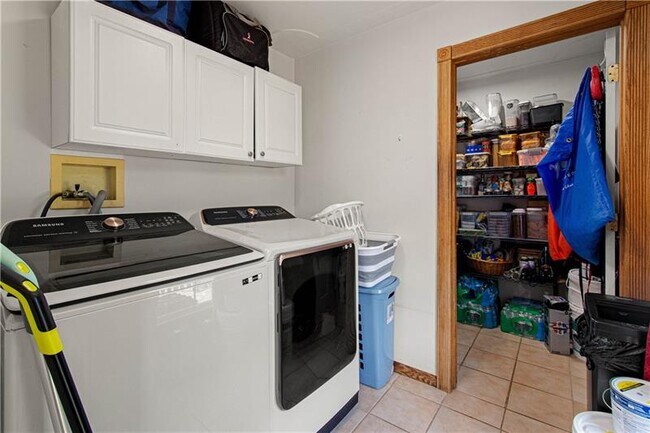 Building Photo - 3054 Bedillion Rd