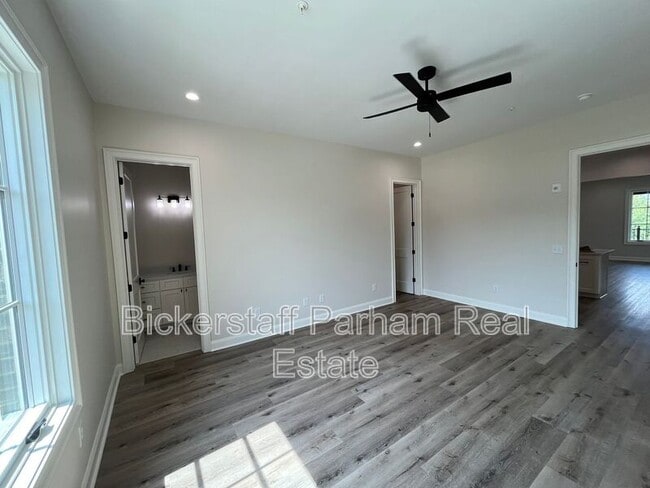 Building Photo - 6801 River Rd