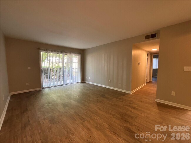 Building Photo - 415 Orchard Trace Ln