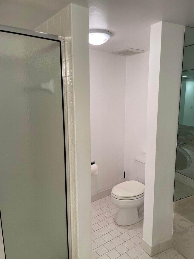 Building Photo - 3360 S Ocean Blvd