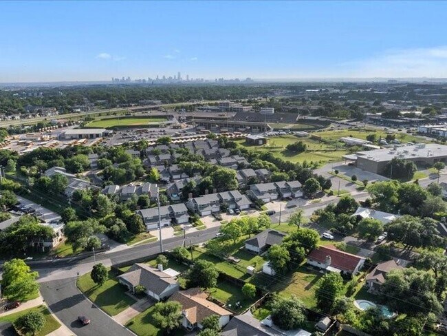 Building Photo - 1607 Coronado Hills Dr