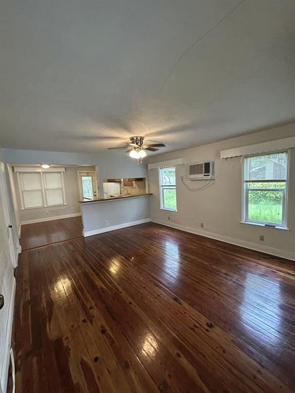 Building Photo - 710 NE 16th St