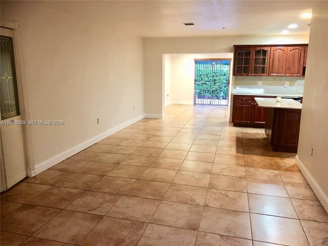 Building Photo - 10 Marabella Ave