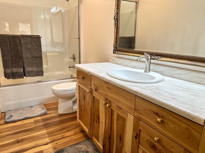 Building Photo - 1615 Virginia Ln