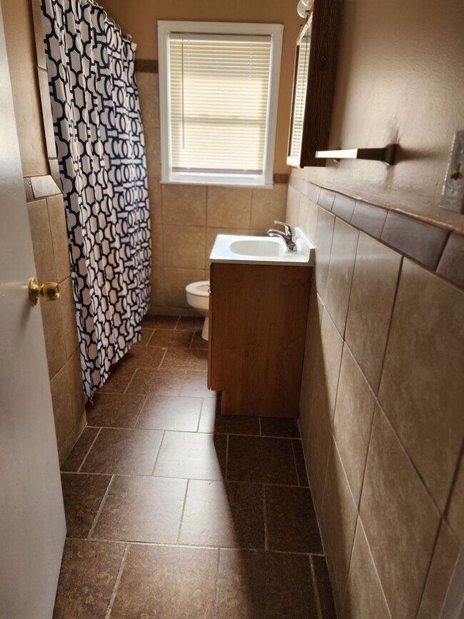 Building Photo - 4306 Shady Villa Dr