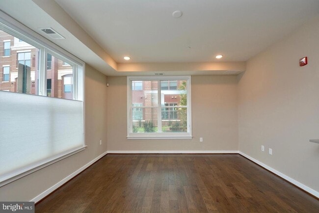 Building Photo - 3989 Norton Pl