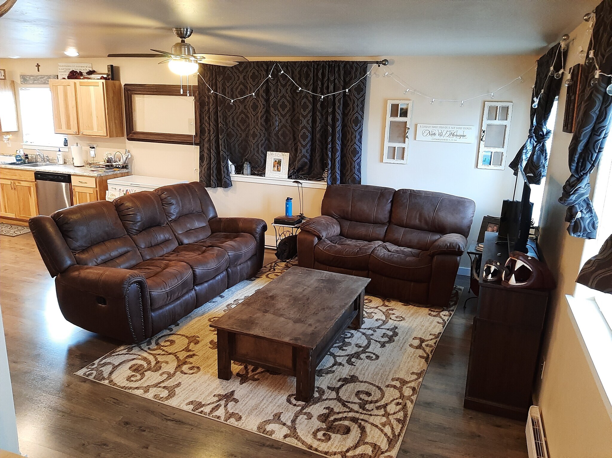 Living Room - 470 Topaz Rd