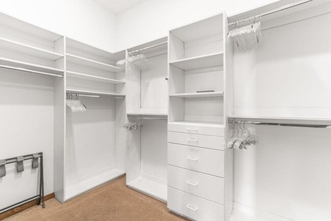 Building Photo - 13415 Pino Ridge Pl NE