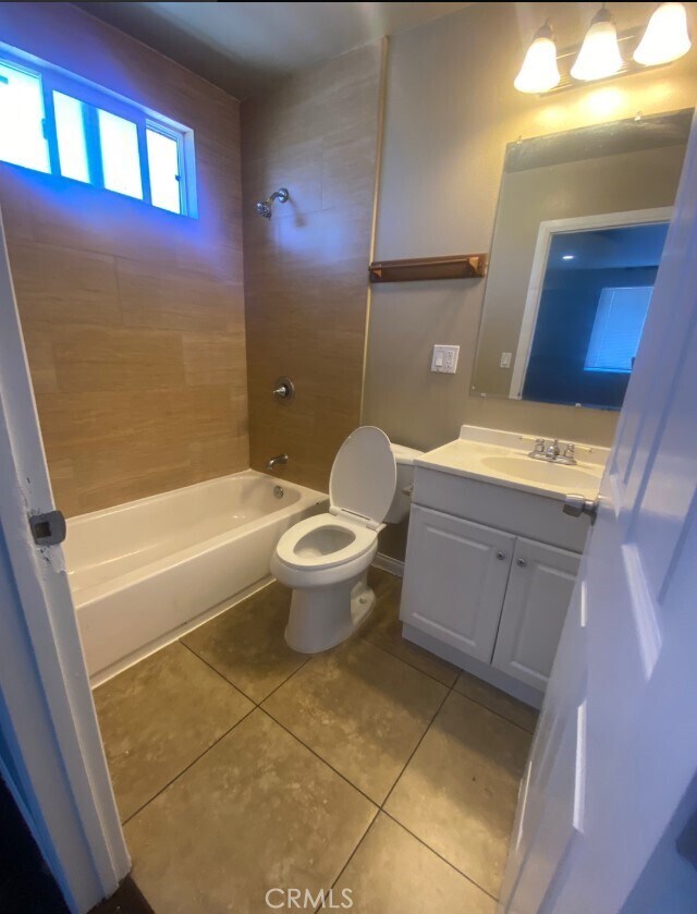 Building Photo - 635 E 79th St