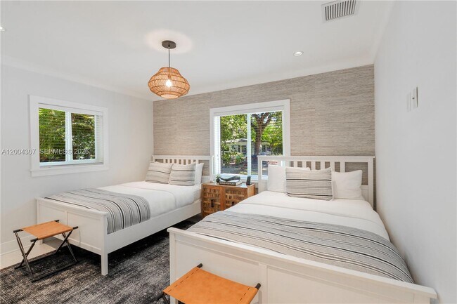 Building Photo - Mariposa Avenue, Coral Gables, FL 33146 - 3 BR 2 BA single-family home