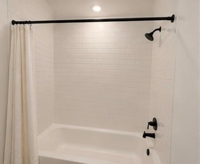 Building Photo - 403 Soapberry Tree Ct