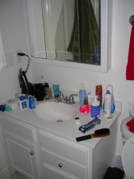 *Pictures are representative samples of the advertised unit. In some cases, the actual units you tou - 14 Buswell St