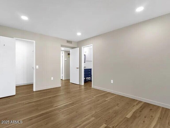 Building Photo - 13092 N 99th Dr