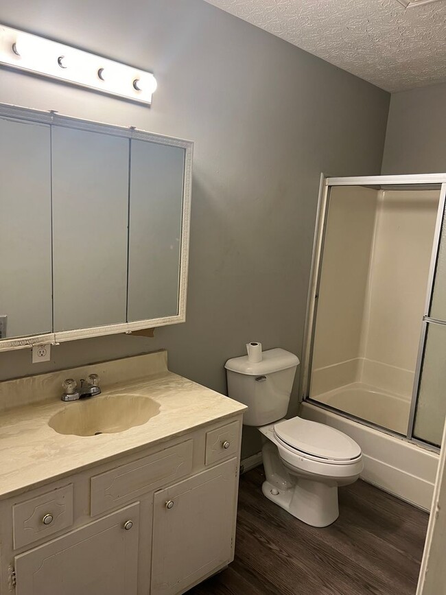 Building Photo - 1 bed 1 bath apartment