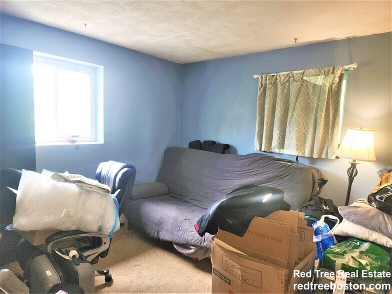 Building Photo - 14 Bryon Rd